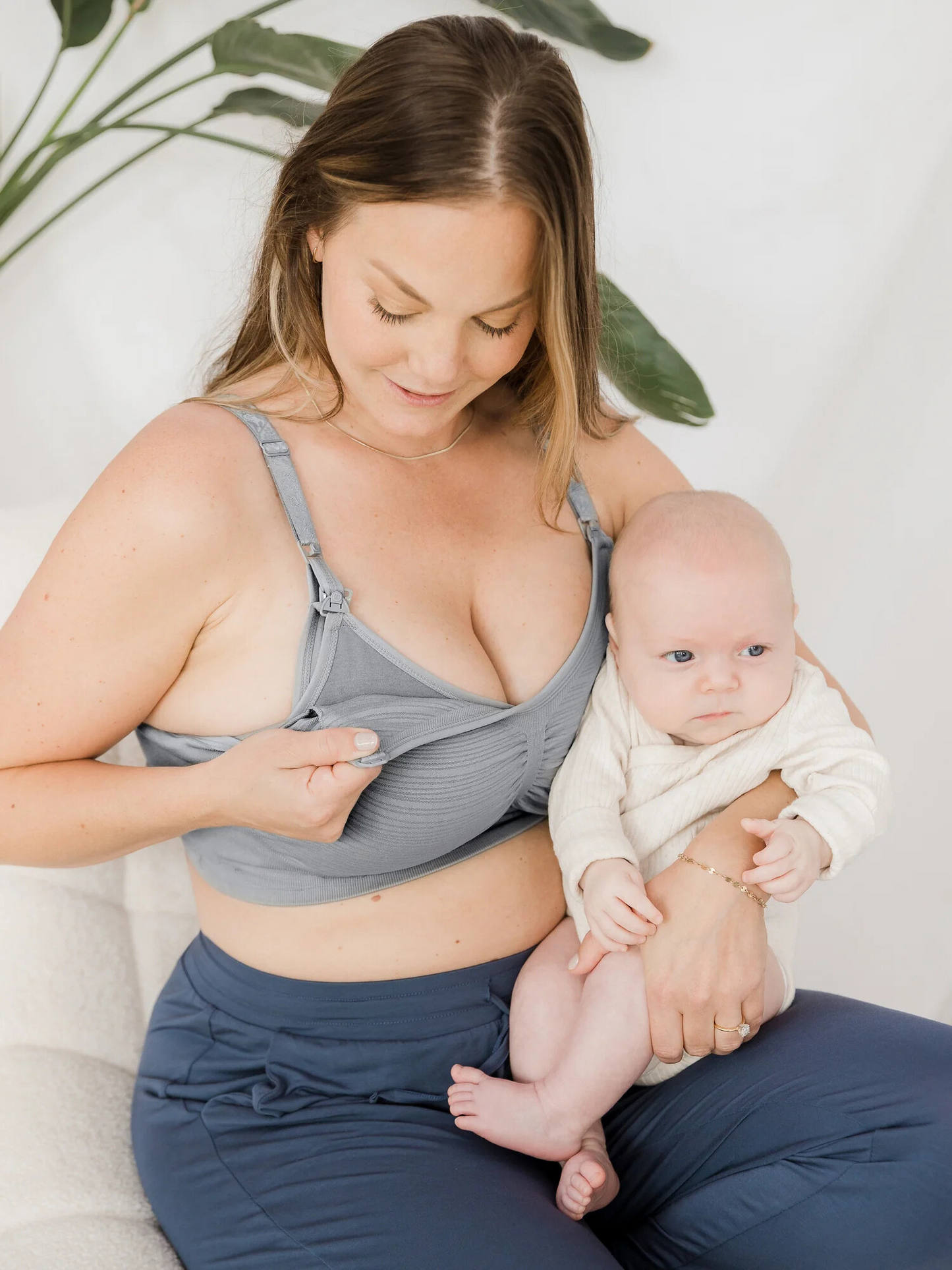 JULEE® bezdrátová odsávací & kojicí podprsenka